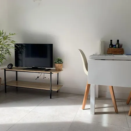 Elegant T2 Au Calme Lägenhet *